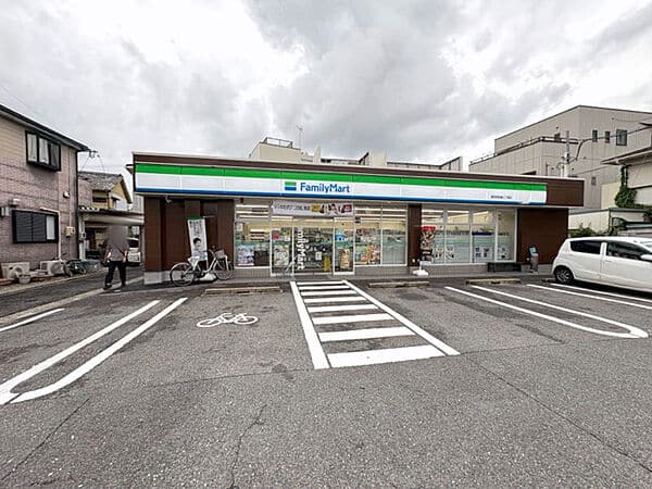 ファミリーマート 昭和安田通三丁目店まで約1270m