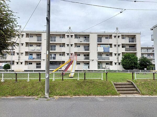 石渡公園まで約696m