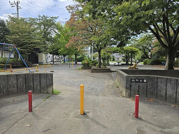 旭町公園まで約489m
