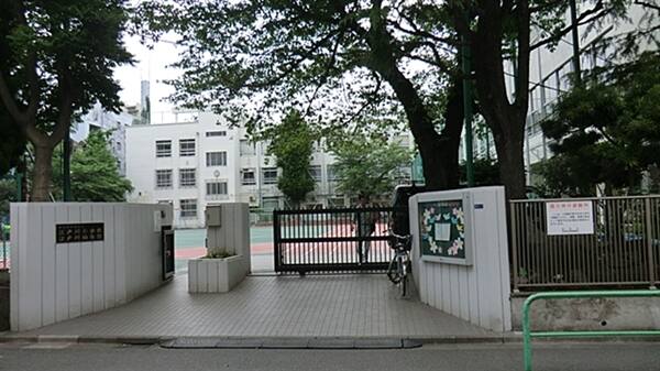 新宿区立江戸川小学校