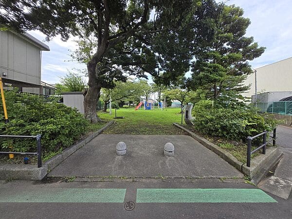 八幡公園まで約763m