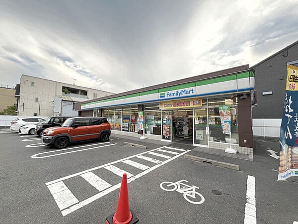 ファミリーマート熱田切戸町店 304まで約986m