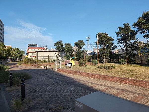 大池町5丁目東広場まで約695m