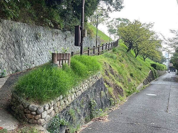 西山公園まで約1333m