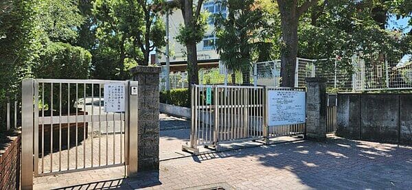 横浜市立鶴ヶ峯小学校