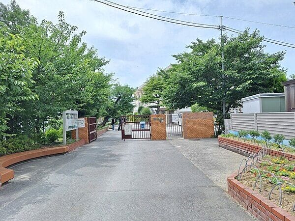 伊丹市立西中学校