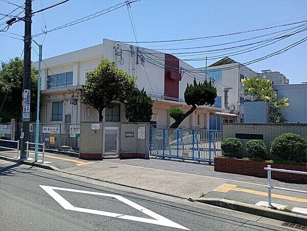 名古屋市立大手小学校