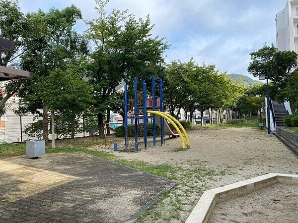 鷹取団地公園まで約217m