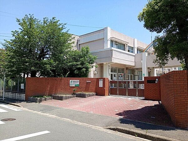 名古屋市立成章小学校