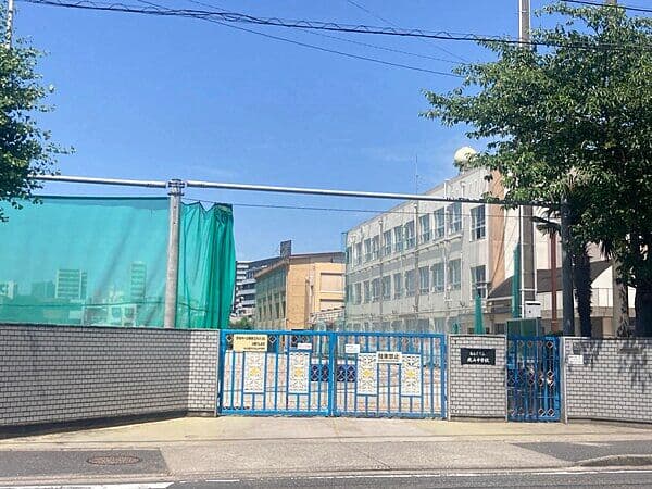 名古屋市立北山中学校まで約1830m