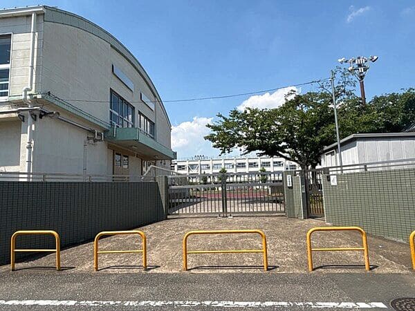 足立区立竹の塚小学校