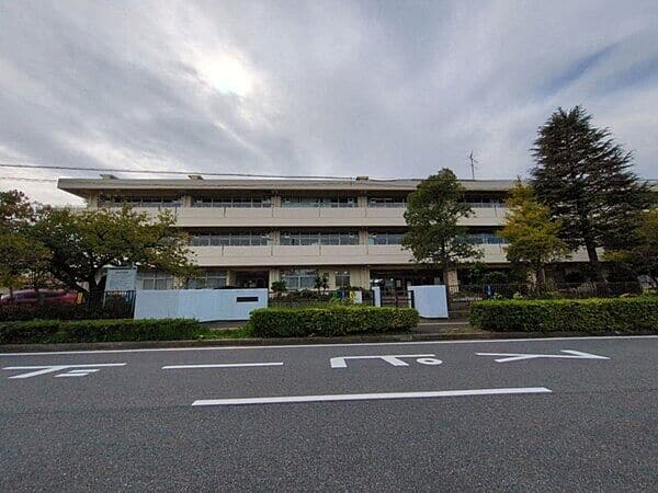 浦安市立見明川中学校