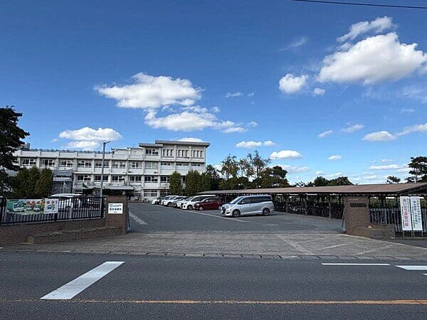 糸島市立前原東中学校まで約3448m