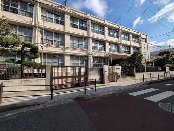 大阪市立都島小学校まで約553m