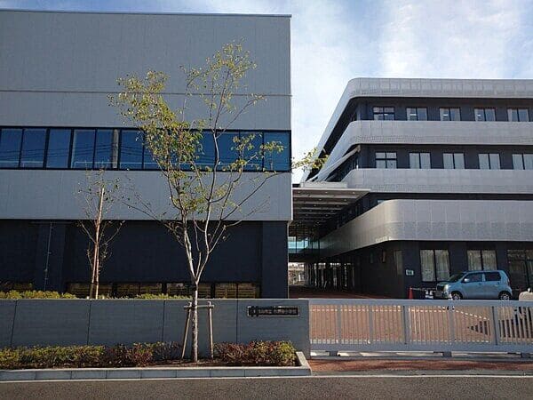 流山市立市野谷小学校