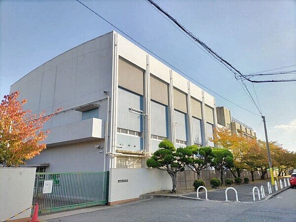 東大阪市立盾津中学校