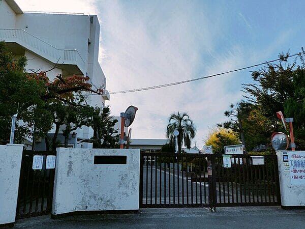 摂津市立鳥飼西小学校