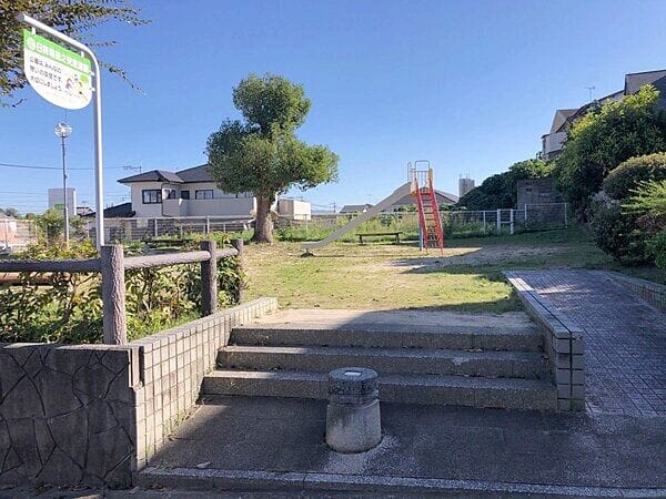 日拝塚第2児童遊園まで約331m