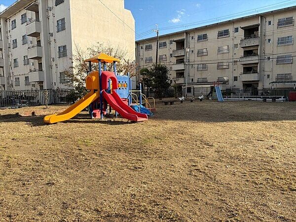 北蛇草公園まで約932m