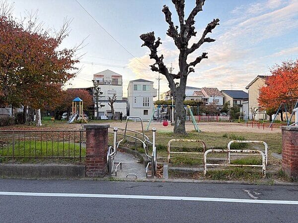 上小阪公園まで約480m