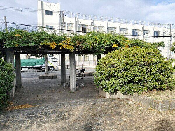 児童遊園まで約720m