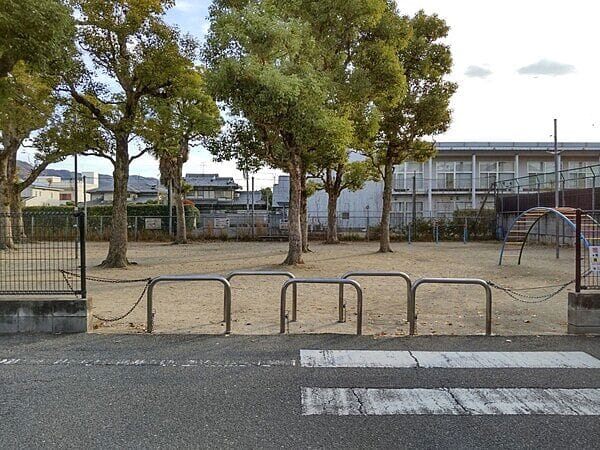 旭町児童遊園まで約1201m