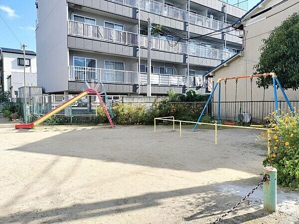 中鴻池公園まで約932m