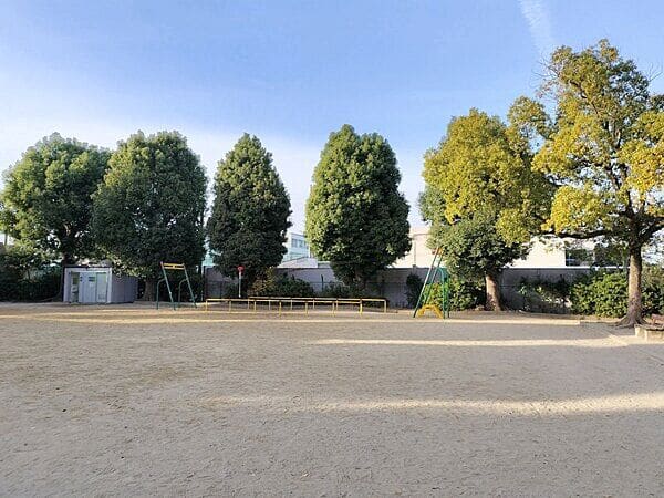瀬川中公園まで約401m