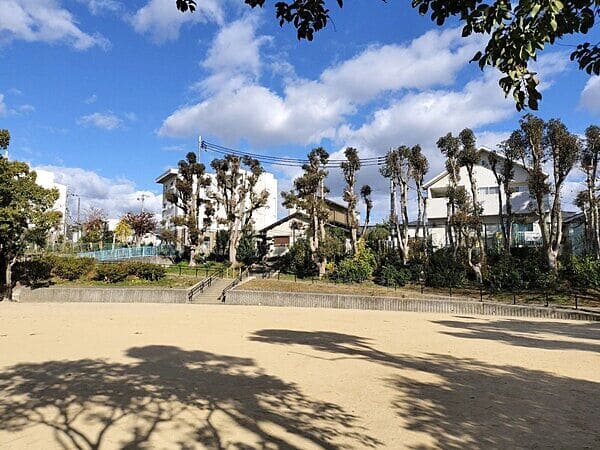 止々呂渕公園まで約1226m
