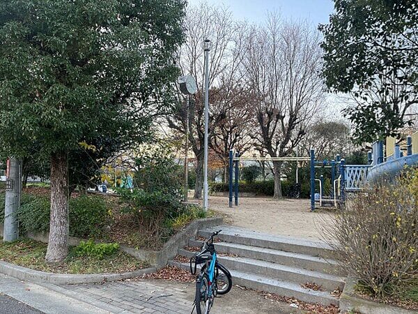 二葉北小公園まで約645m