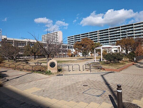 鷹取駅北公園まで約635m