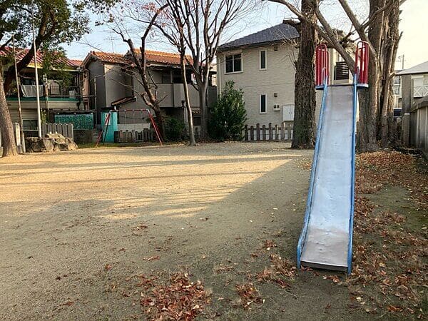 神崎屋敷子ども広場まで約1007m