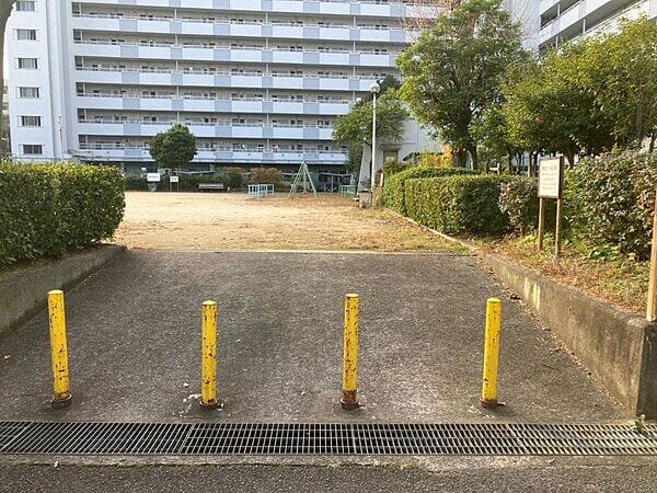 常光寺団地子ども広場まで約379m