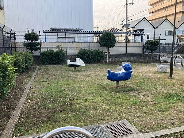次屋3丁目子ども広場まで約751m