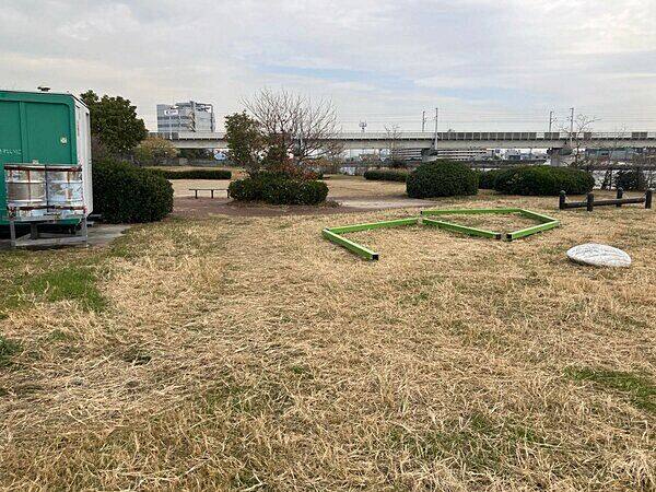葭島よしじま公園まで約536m