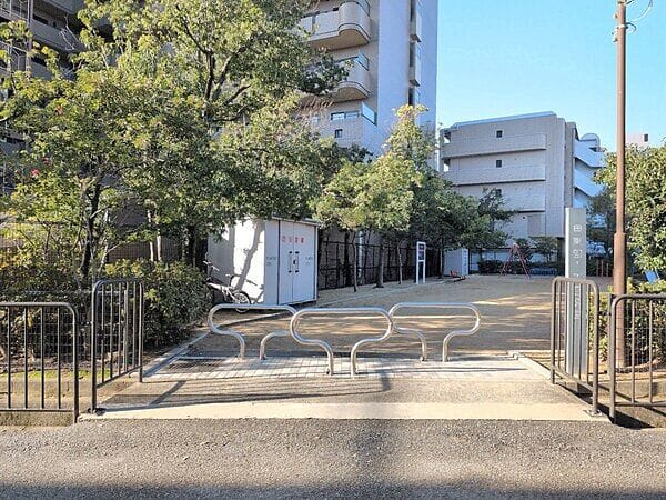 甲東園1丁目公園まで約813m