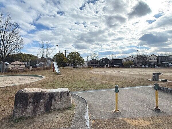 大高中部公園まで約270m
