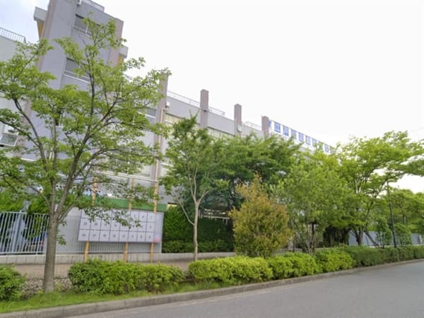 江戸川区立鹿骨中学校