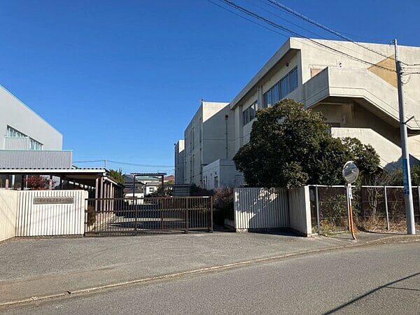 八千代市立東高津中学校