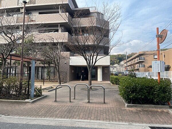 門戸岡田はなみずき公園まで約341m