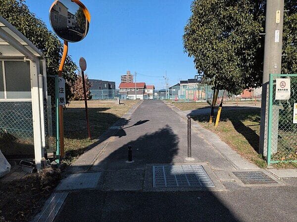 石ころ公園まで約412m