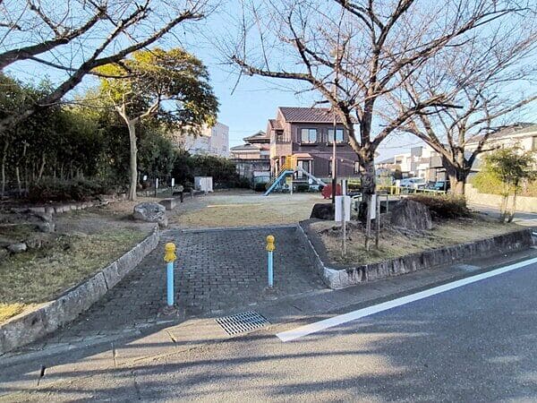 東神の倉公園まで約219m