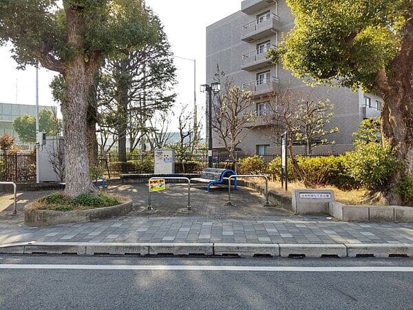 山本町南七丁目公園まで約723m