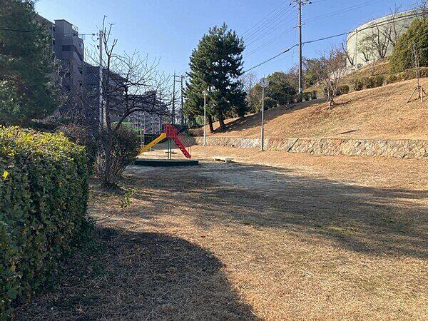 末広公園まで約366m