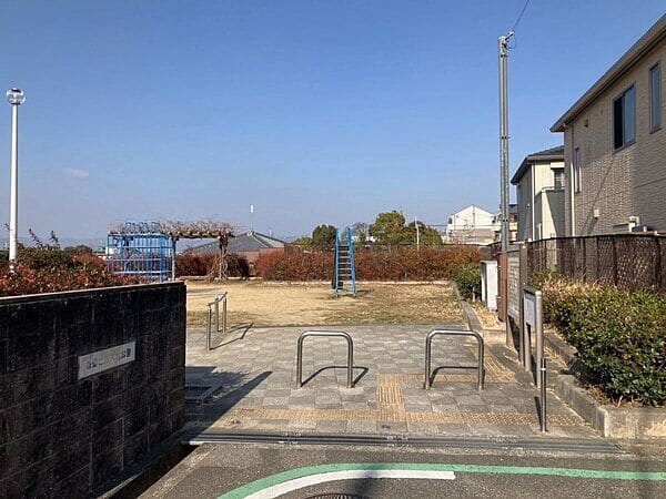 香里ヒルズ北公園まで約419m