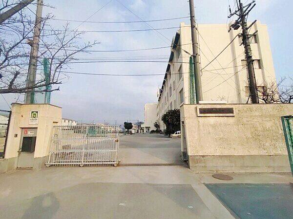 八尾市立亀井中学校