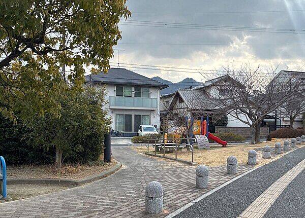 和白丸ノ内公園まで約475m