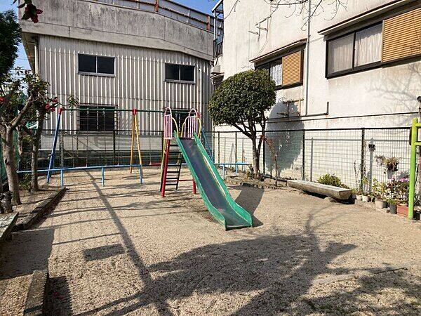 松屋町第1ちびっこ老人憩いの広場まで約640m