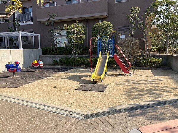 豊里町第5ちびっこ老人憩いの広場まで約1007m