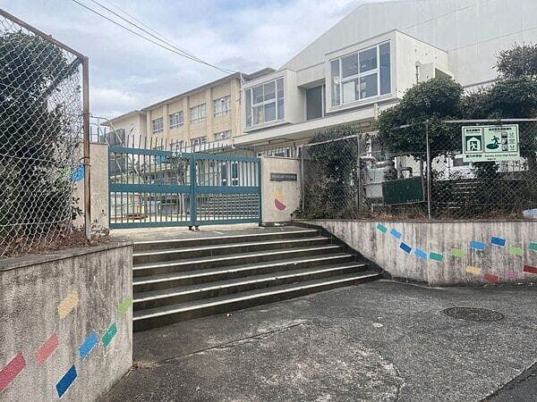 寝屋川市立第六中学校